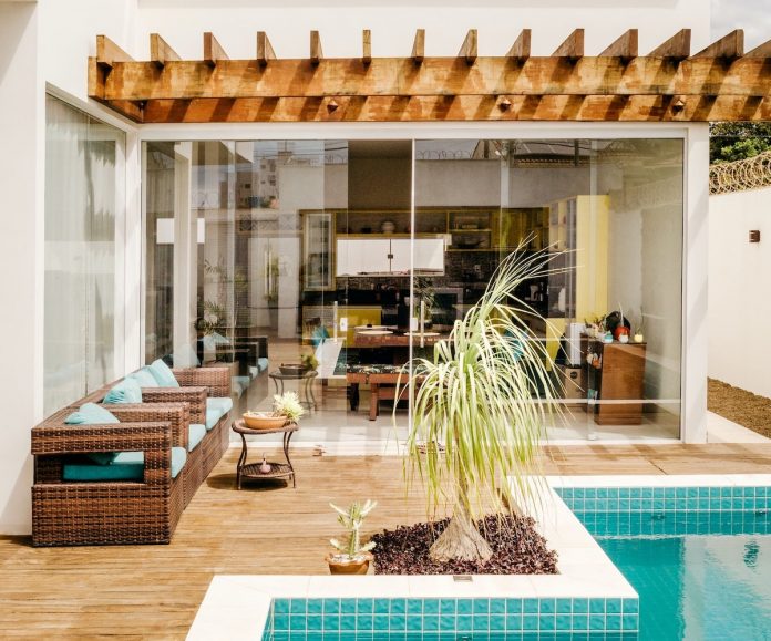 Creating the perfect patio for outdoor dining for this fall