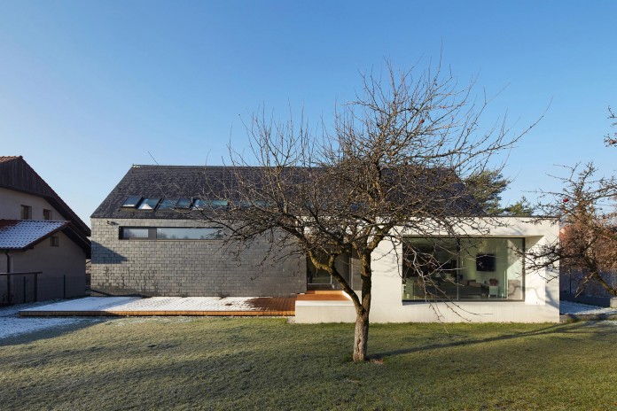 House-in-Slate-by-RS-04