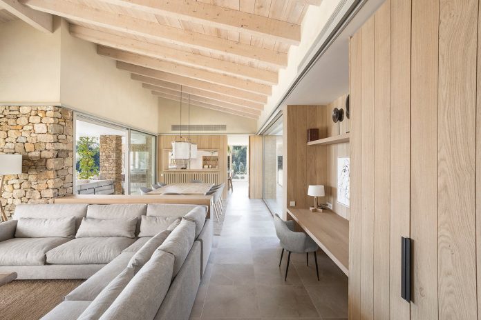 Mediterranean house in Costa Brava by Dom Arquitectura