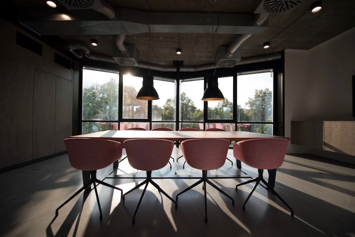 Modern Office: 5 Tips for Lighting a Contemporary Workspace