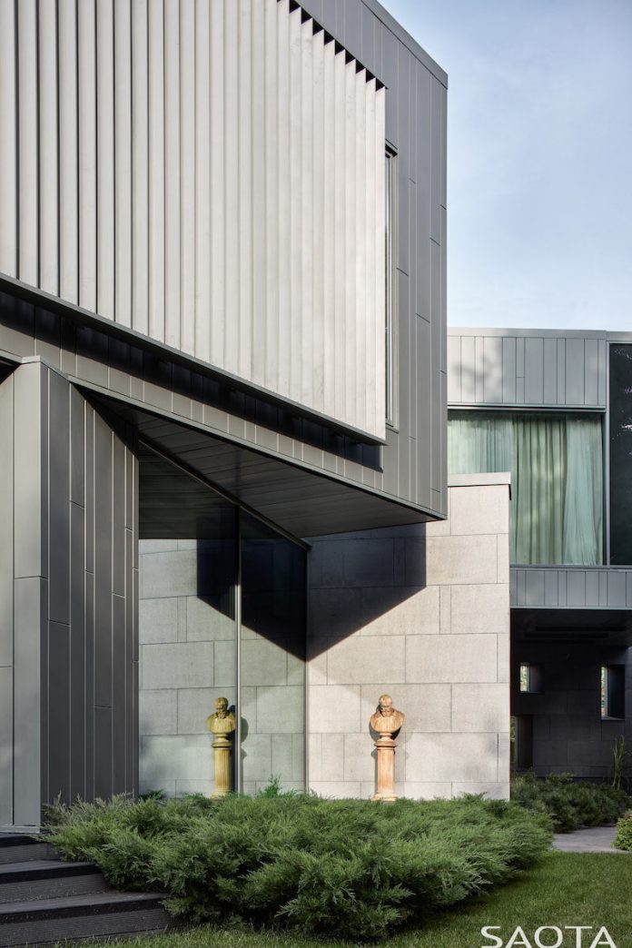 Silver Pine contemporary home