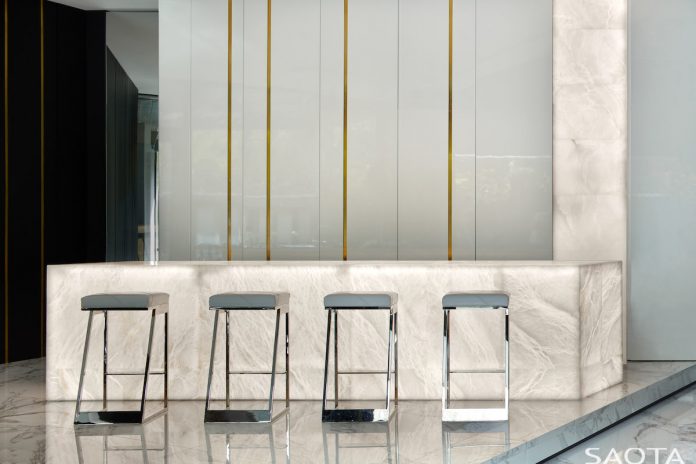 Bar silver pine