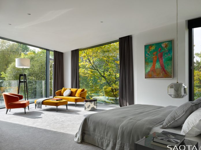 Silver Pine contemporary home in Moscow by SAOTA