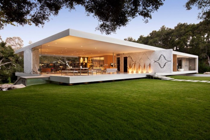 The-Ultramodern-Glass-Pavilion-01